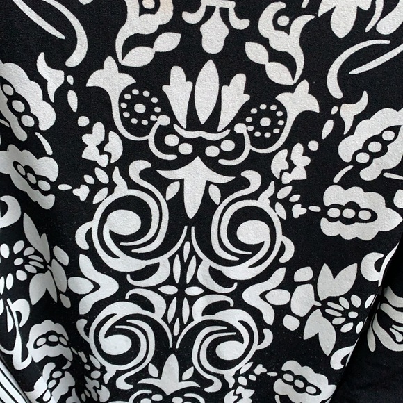 ModCloth black & white gothic print top with belt. - Picture 4 of 11